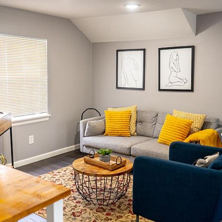 Super Cozy 2 Bedroom With Fast Wifi And Queen Bed Close To Downtown Houston!! Esterno foto