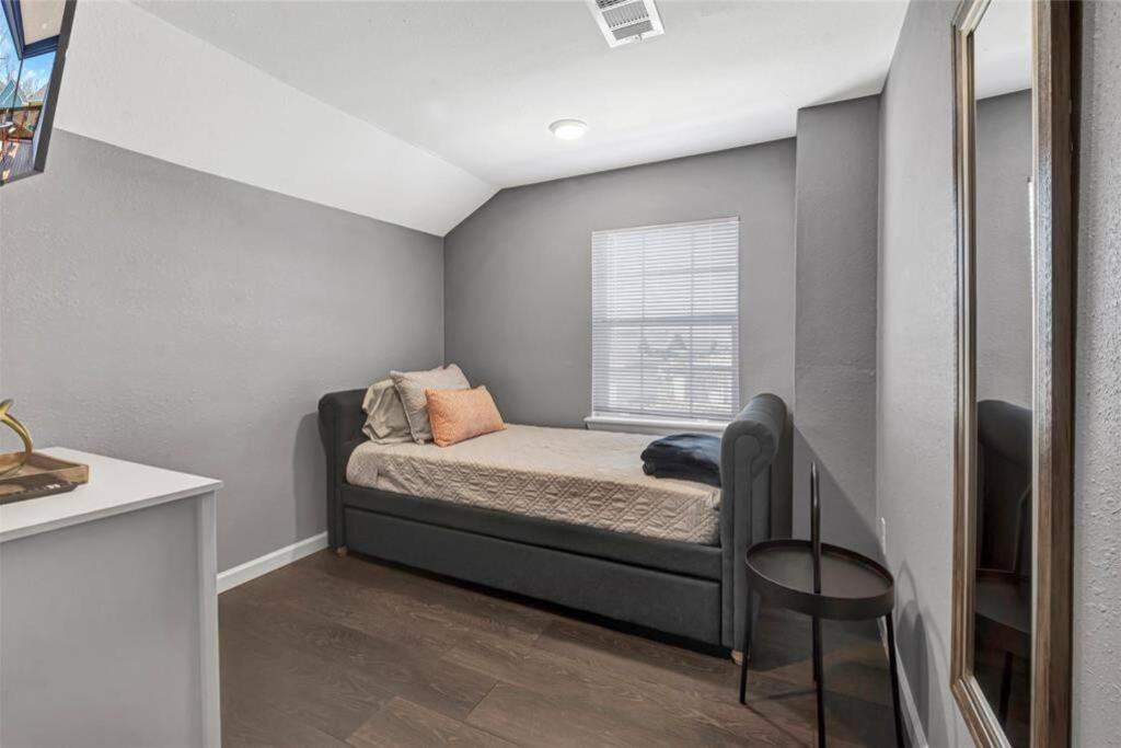 Super Cozy 2 Bedroom With Fast Wifi And Queen Bed Close To Downtown Houston!! Esterno foto