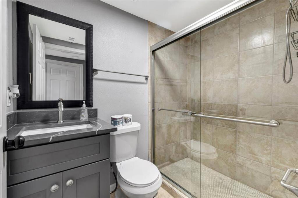 Super Cozy 2 Bedroom With Fast Wifi And Queen Bed Close To Downtown Houston!! Esterno foto